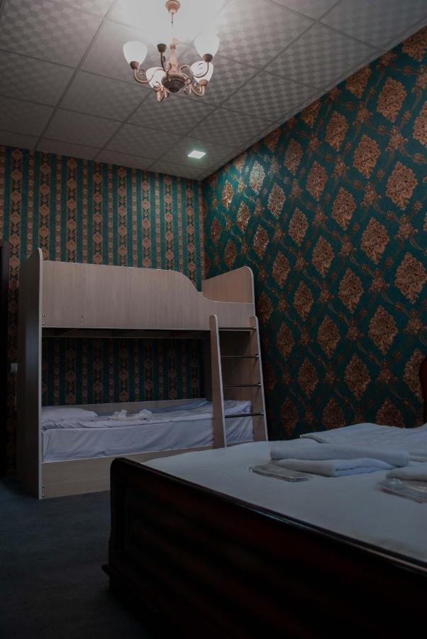 Hotel Sv Ninotsminda Buitenkant foto