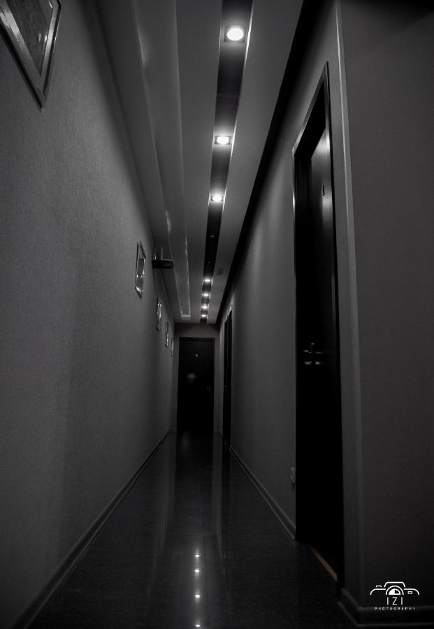Hotel Sv Ninotsminda Buitenkant foto